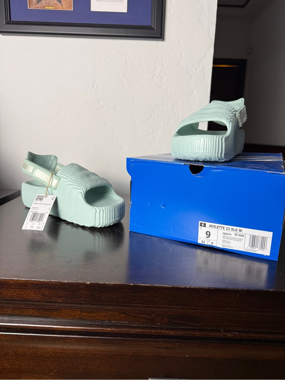 Adidas  Adilette Ash Green Slip-On Sandals with Adjustable Strap Sz 9 new